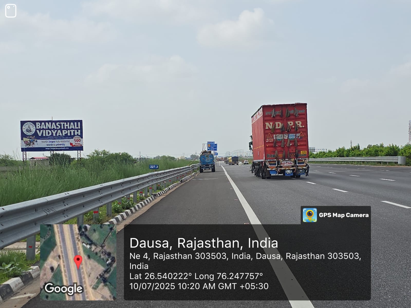 Hoarding image 121